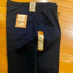 Men's NWT Haggar work to weekend no iron khaki pants black comfort waist.36x34